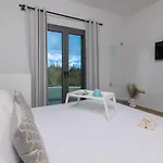 Nostalgia 4*